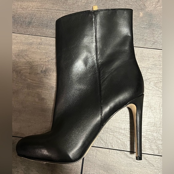 NWOT LOUISE ET CIE heel Booties! - Picture 15 of 17